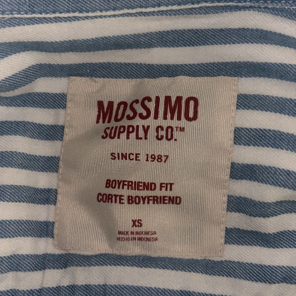 Mossimo Supply Co. Boyfriend Fit Blue Button Up - XS - Picture 3 of 3